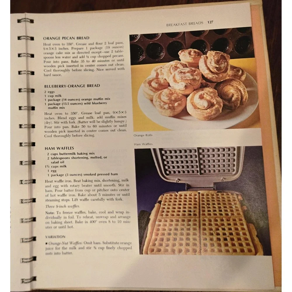 Vintage Betty Crocker's Good and Easy Cookbook 8th printing 1974‎
